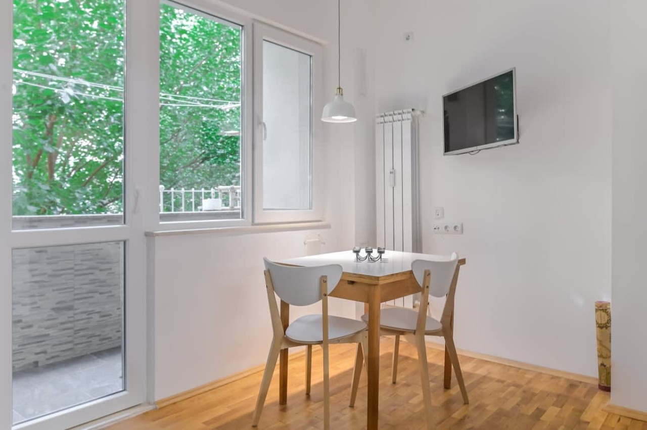 Bright Apartment in the Heart of the City - Photo 4