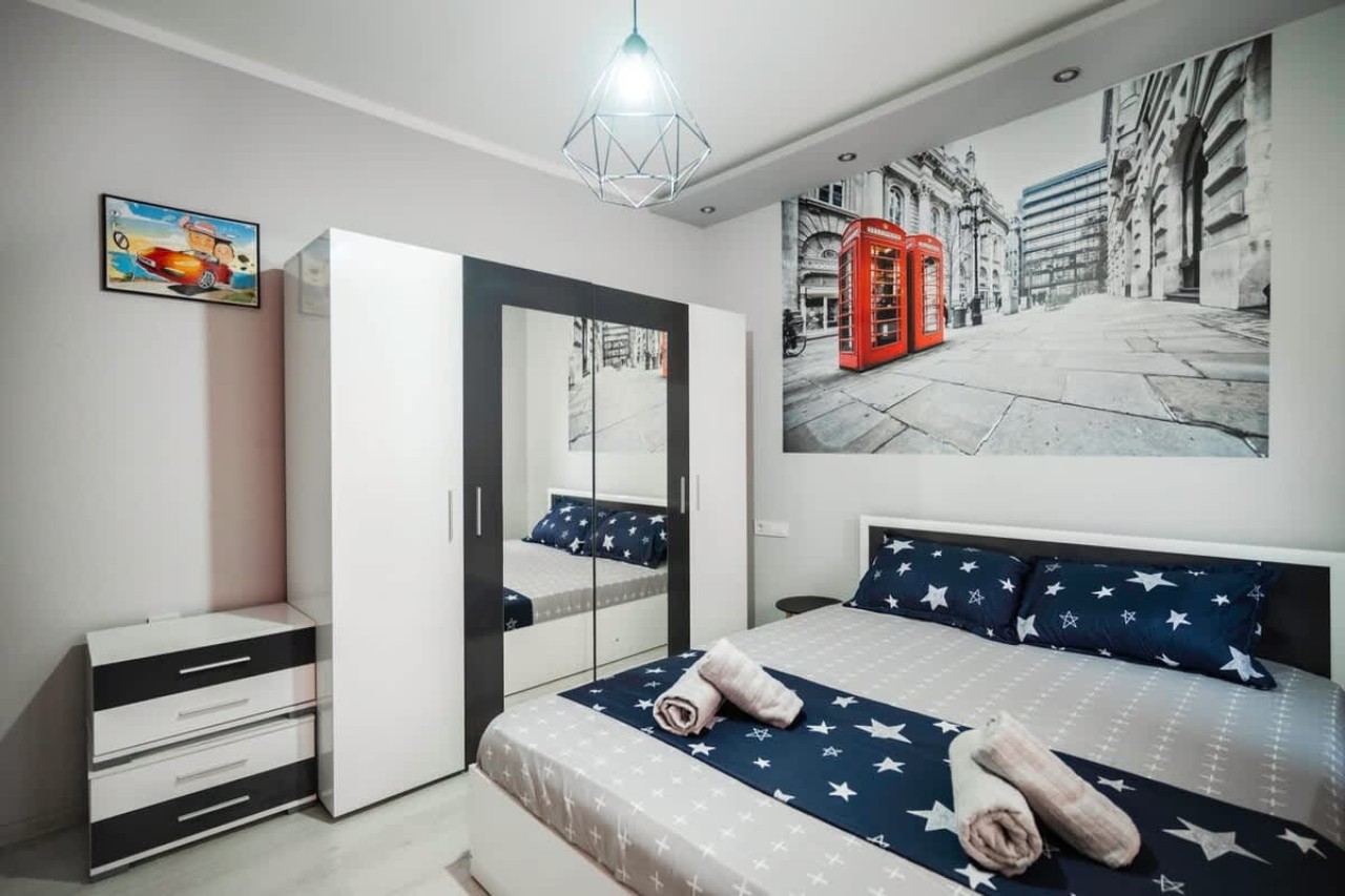 Scoutaround White Logo