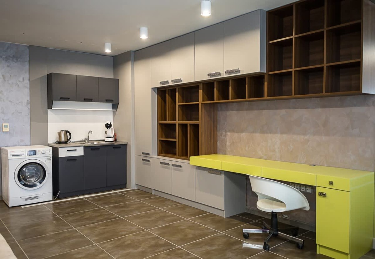 Scoutaround White Logo