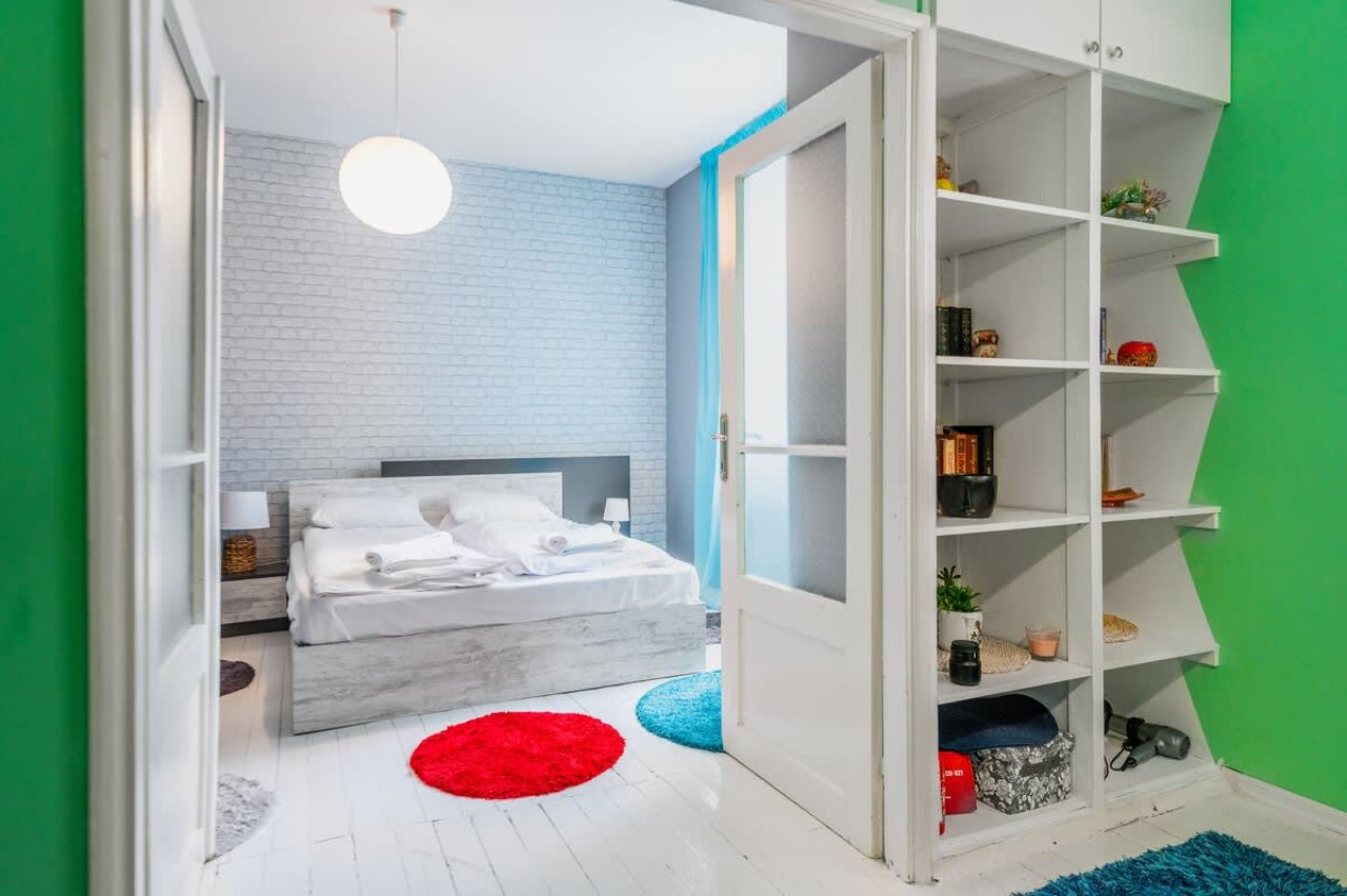 Scoutaround White Logo