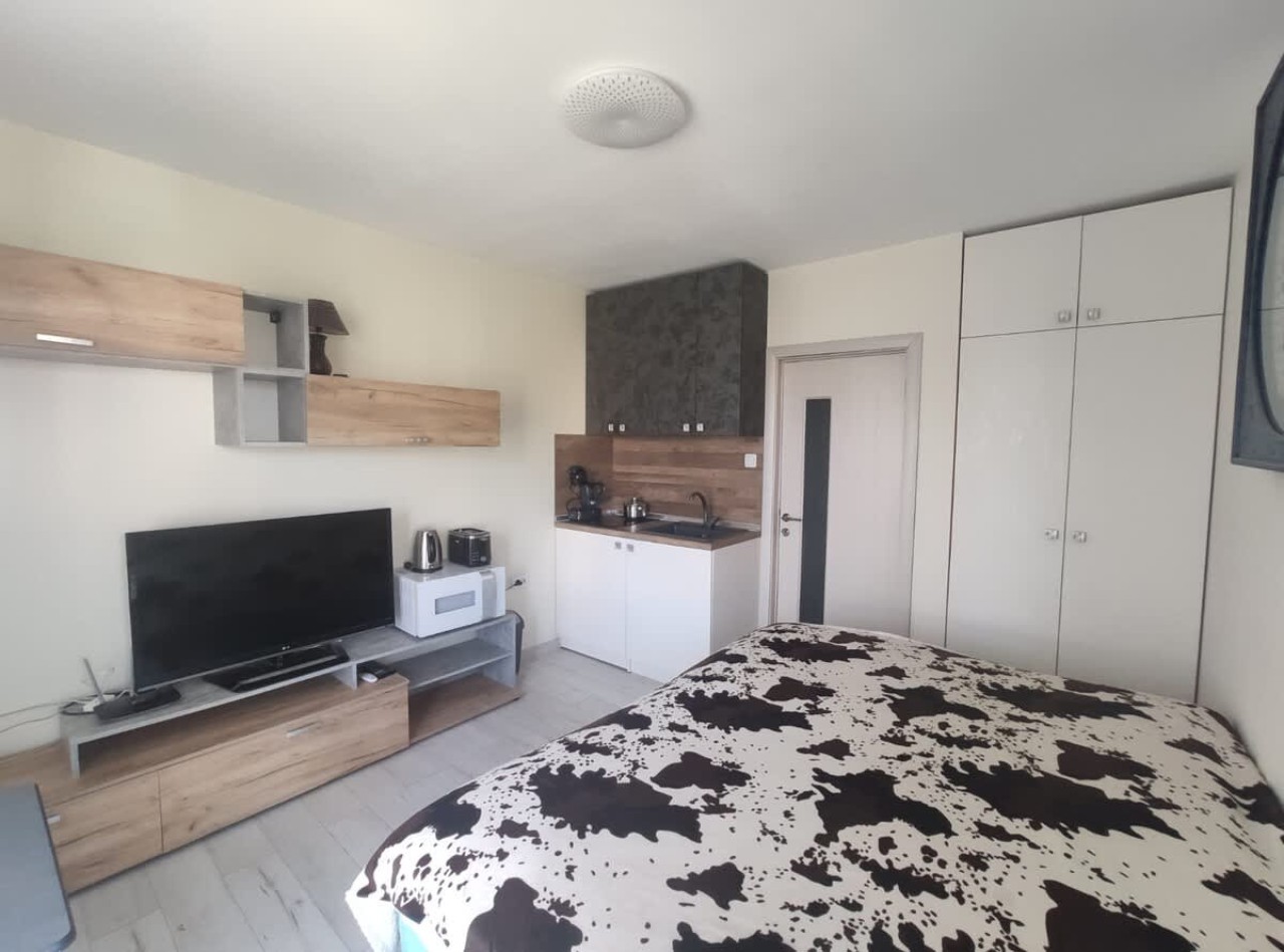 Scoutaround White Logo