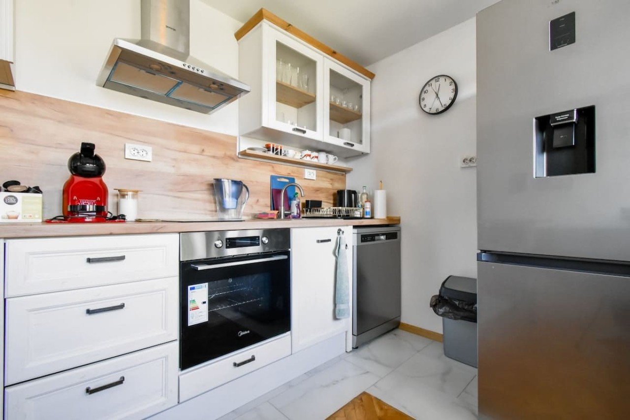 Scoutaround White Logo