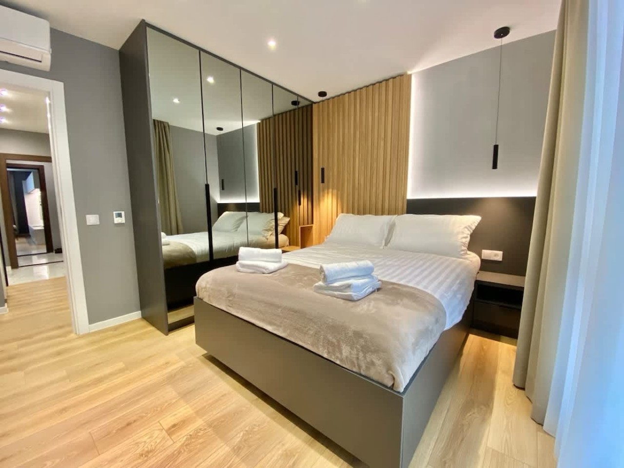 Scoutaround White Logo