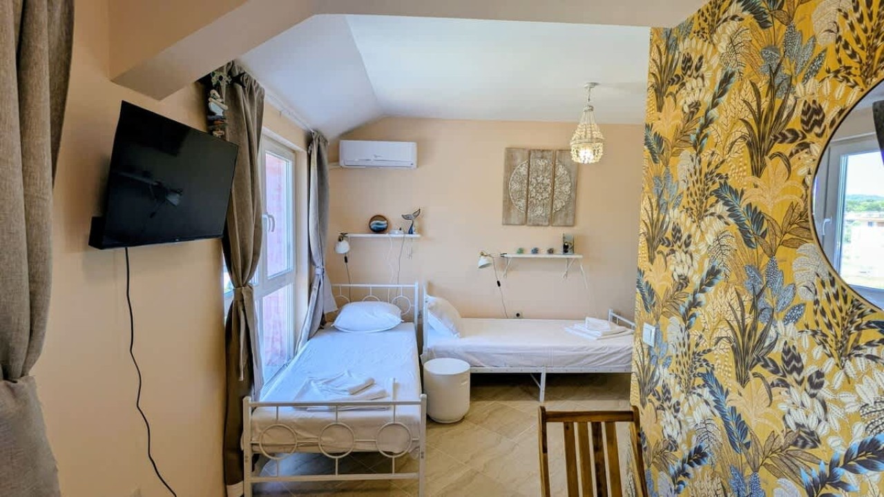 Scoutaround White Logo