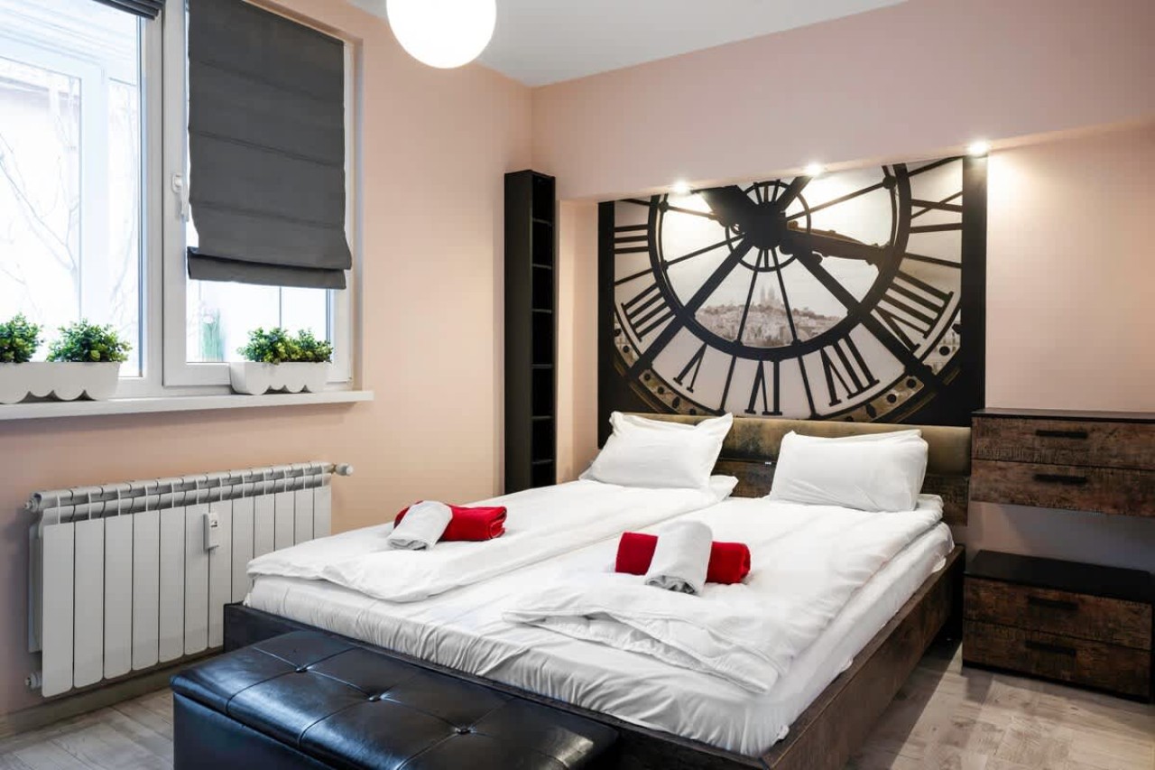 Scoutaround White Logo