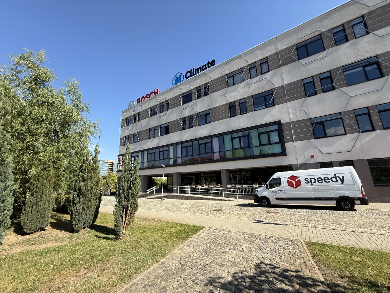 Scoutaround White Logo