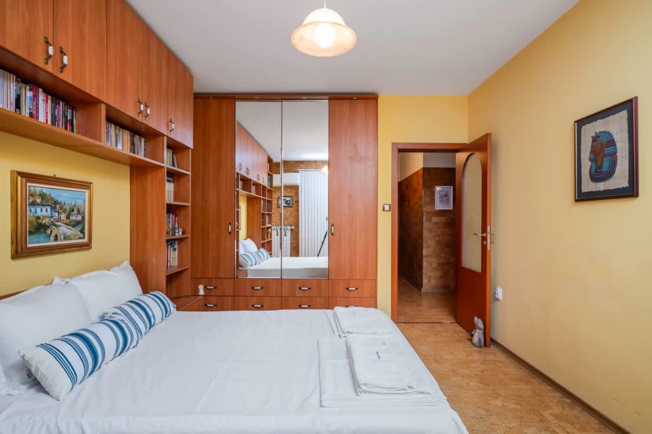 Scoutaround White Logo