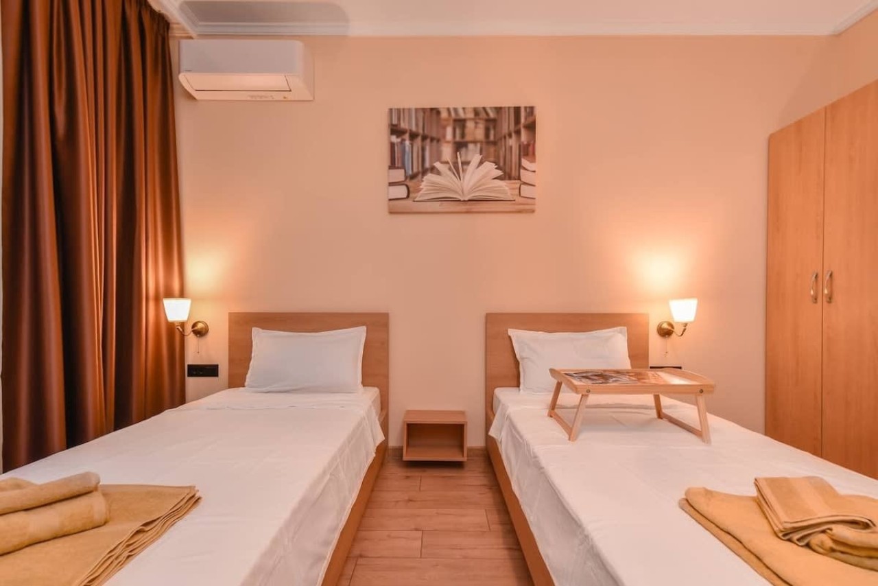 Scoutaround White Logo