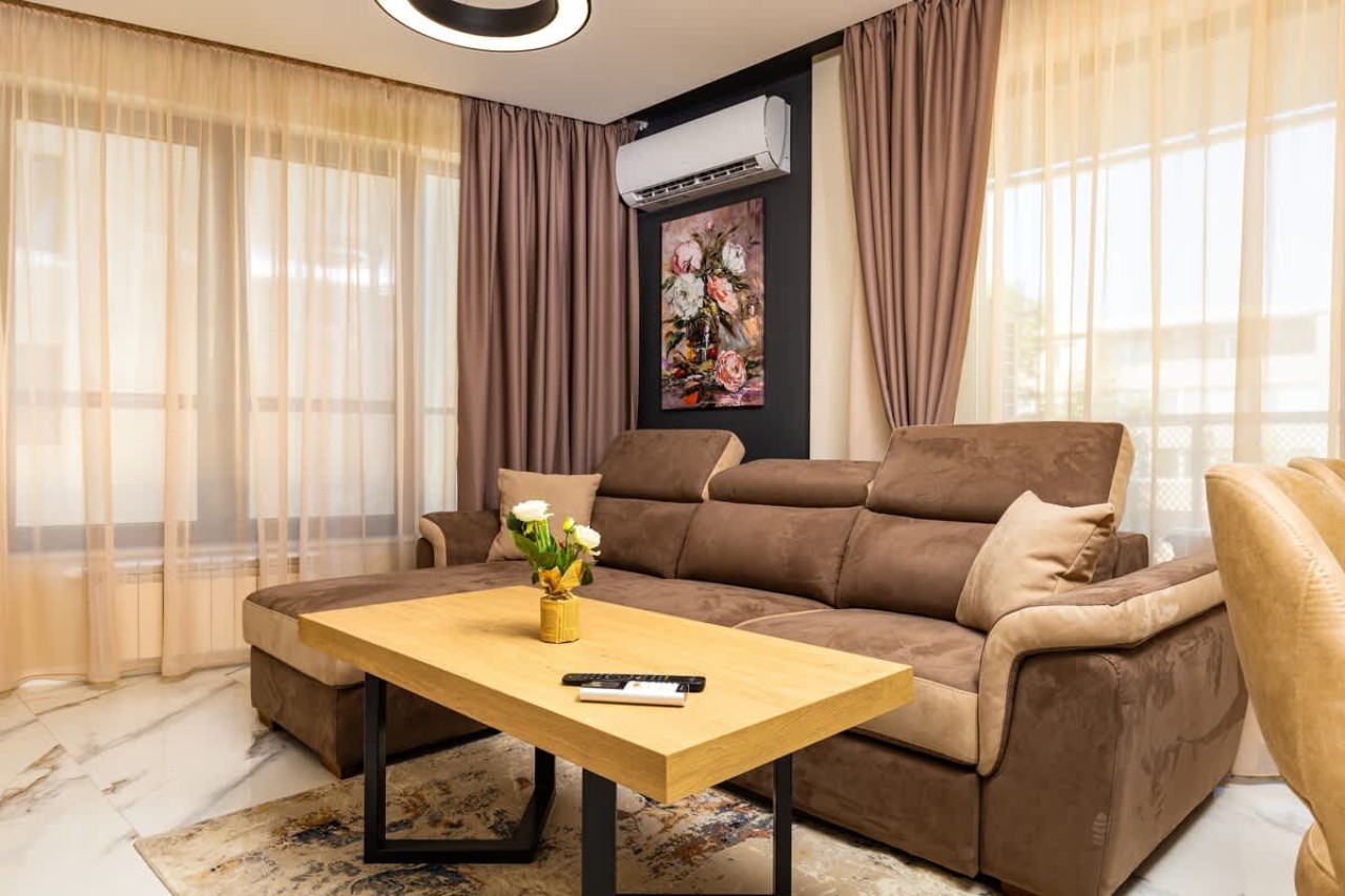 Scoutaround White Logo