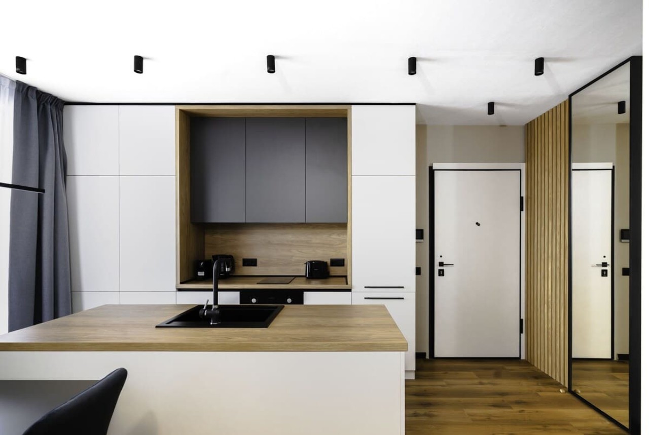 Scoutaround White Logo