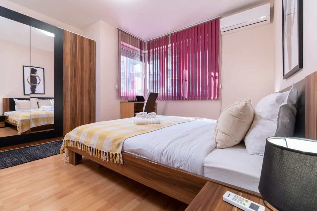 Scoutaround White Logo