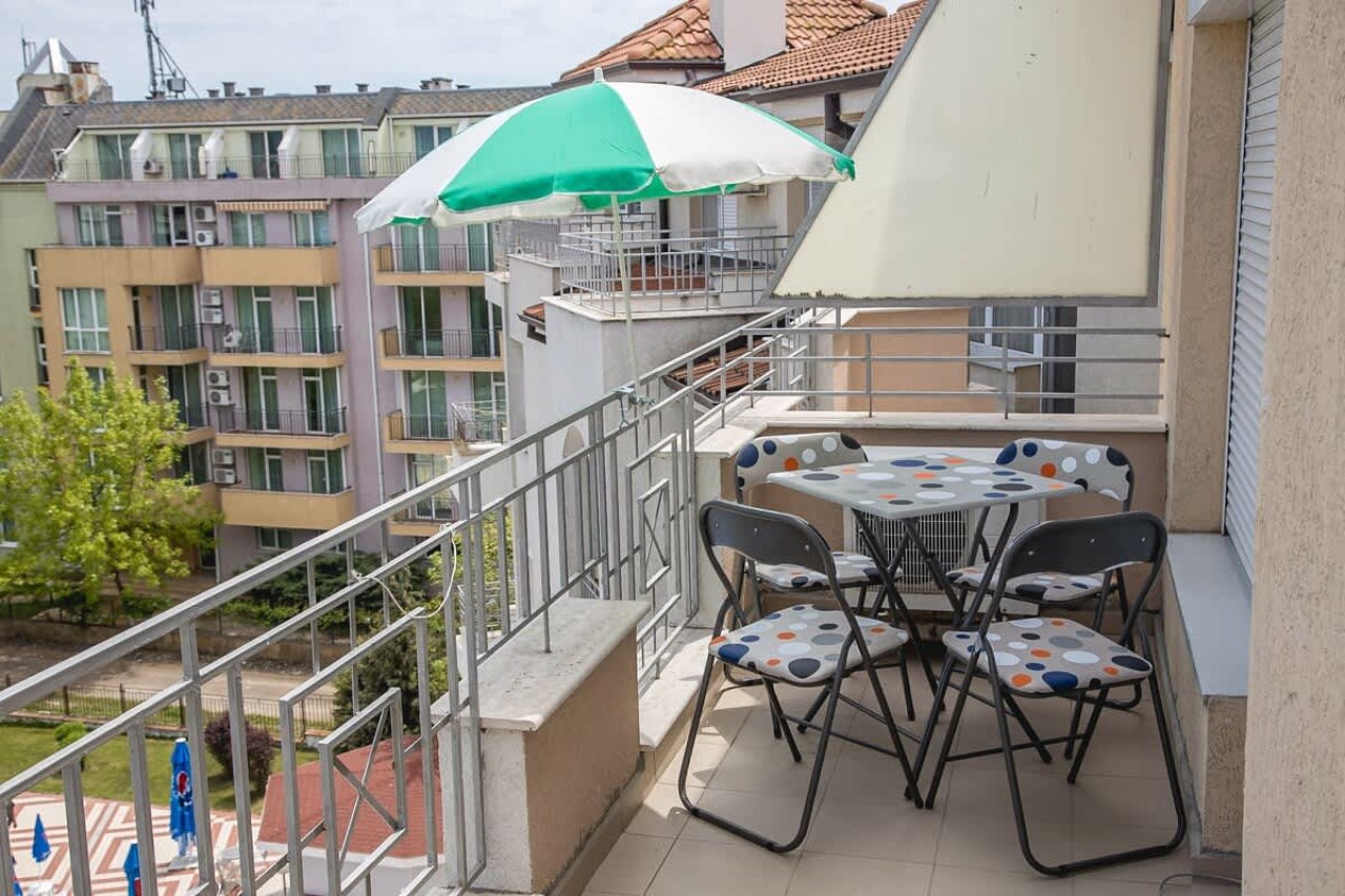 Scoutaround White Logo