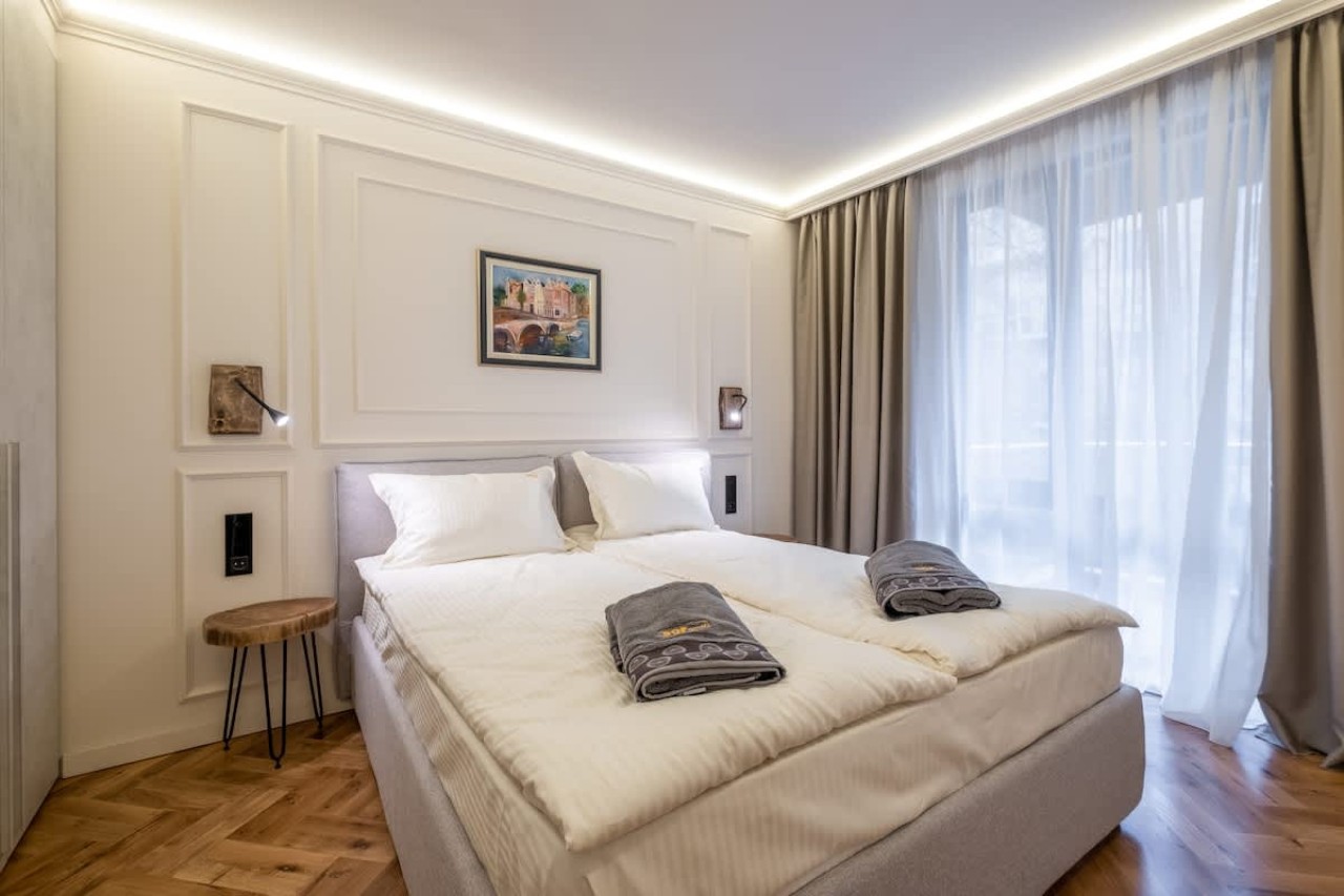 Scoutaround White Logo