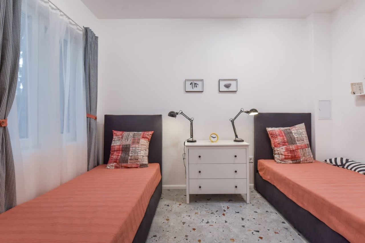 Scoutaround White Logo