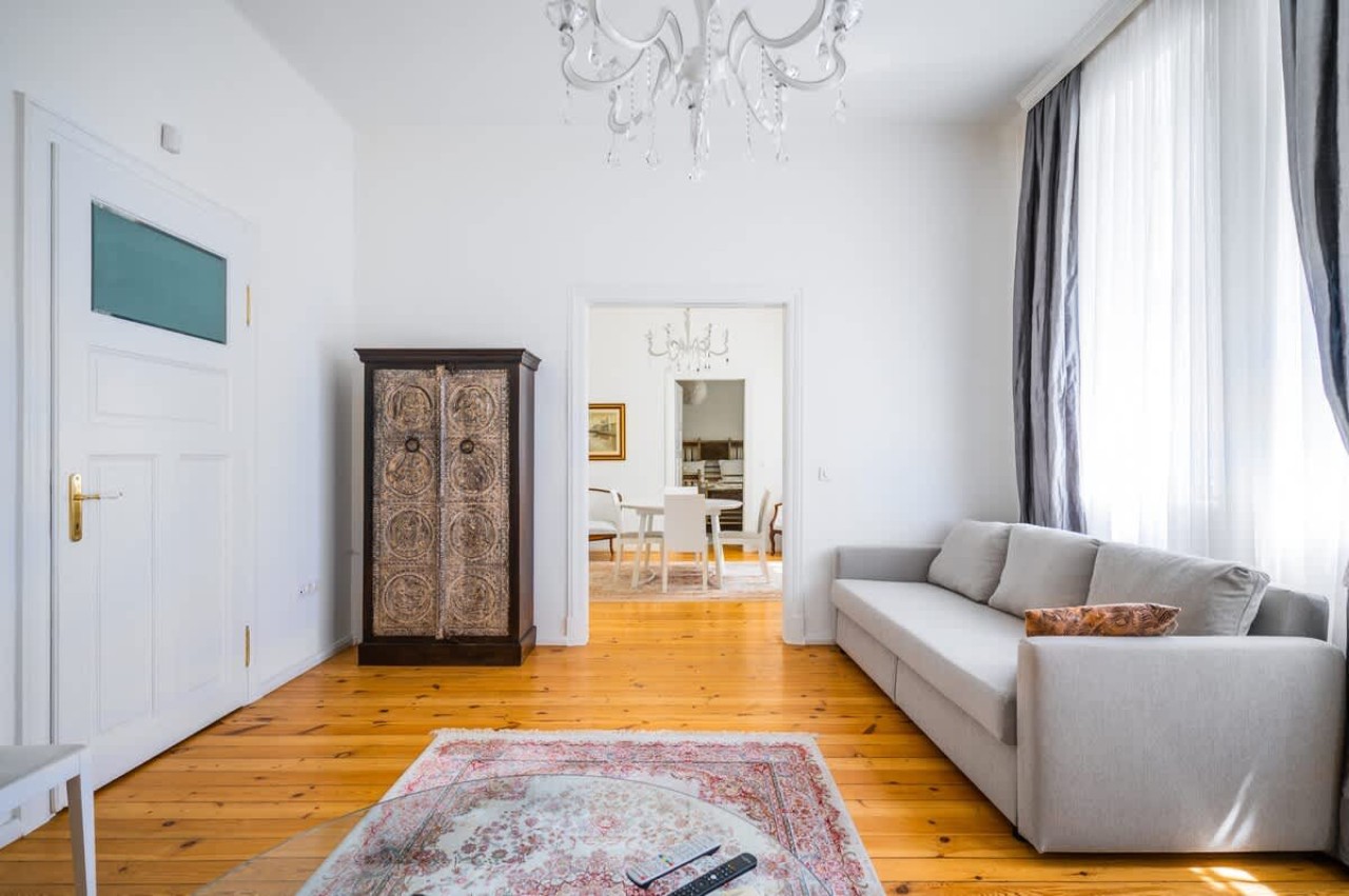 Scoutaround White Logo