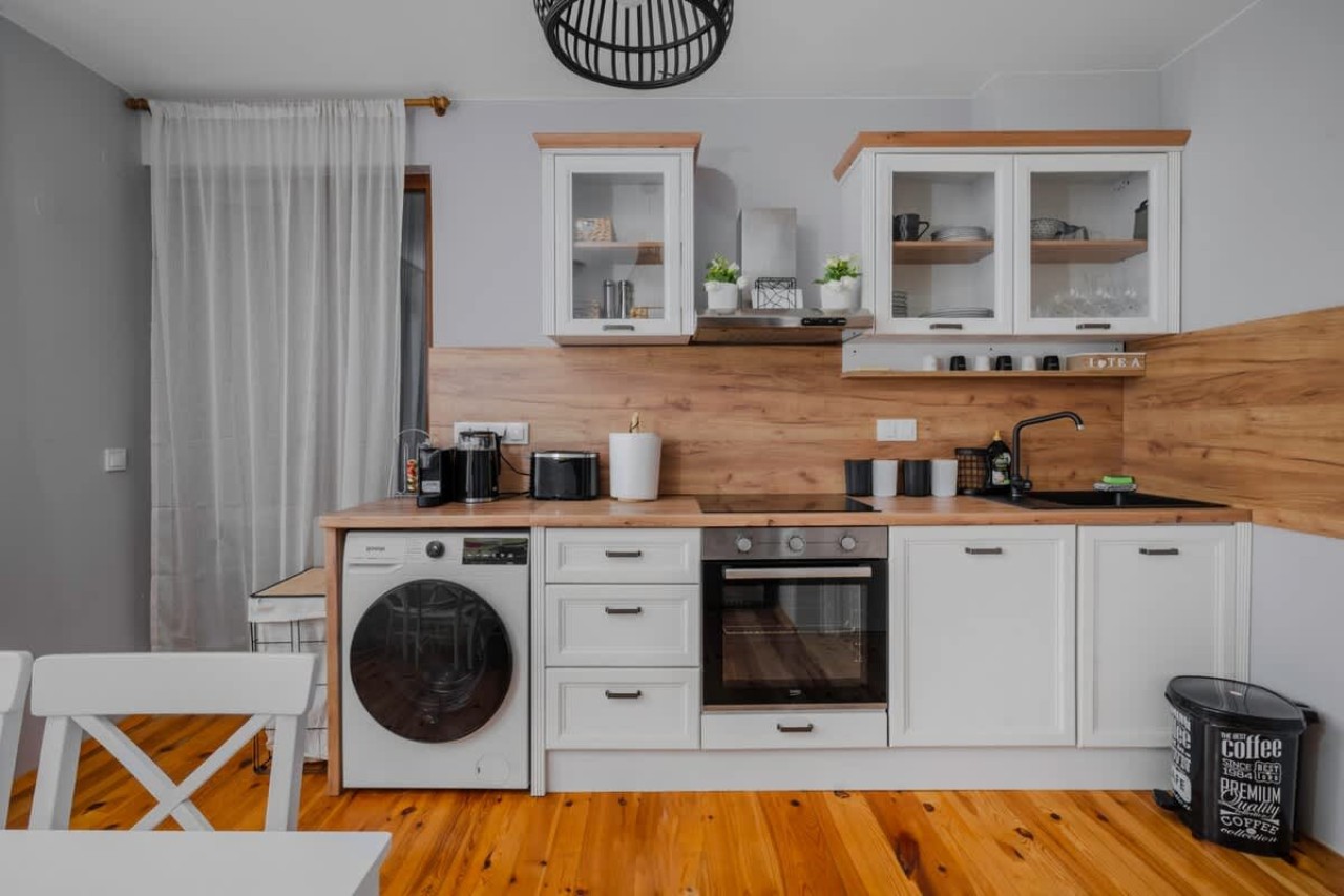 Scoutaround White Logo