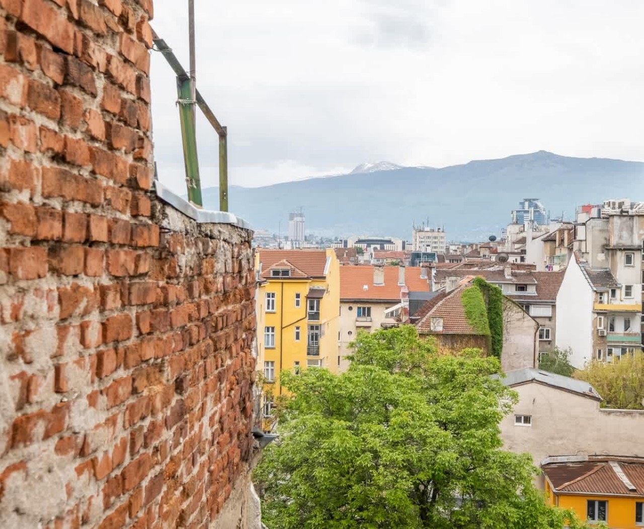 Scoutaround White Logo