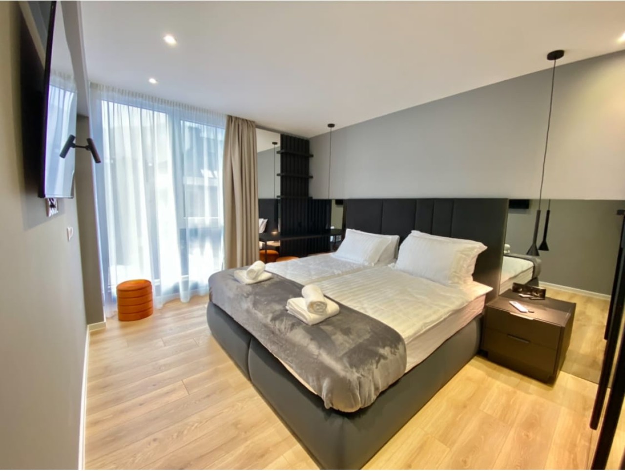 Scoutaround White Logo