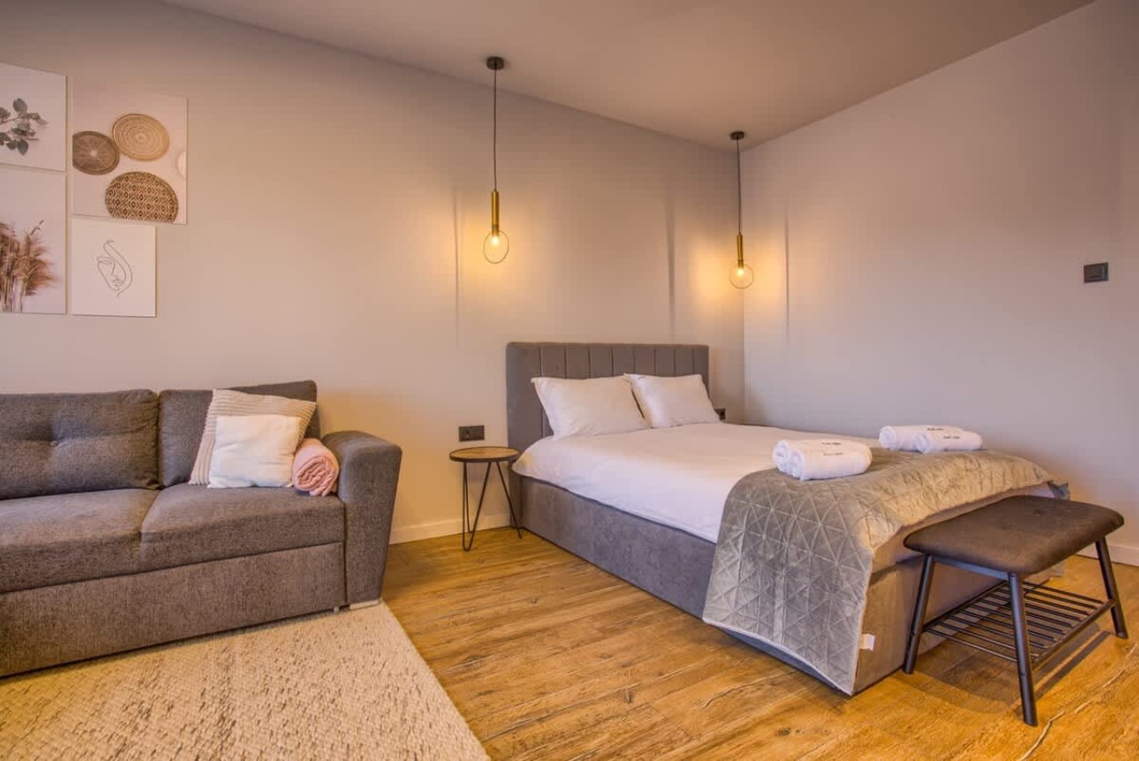 Scoutaround White Logo