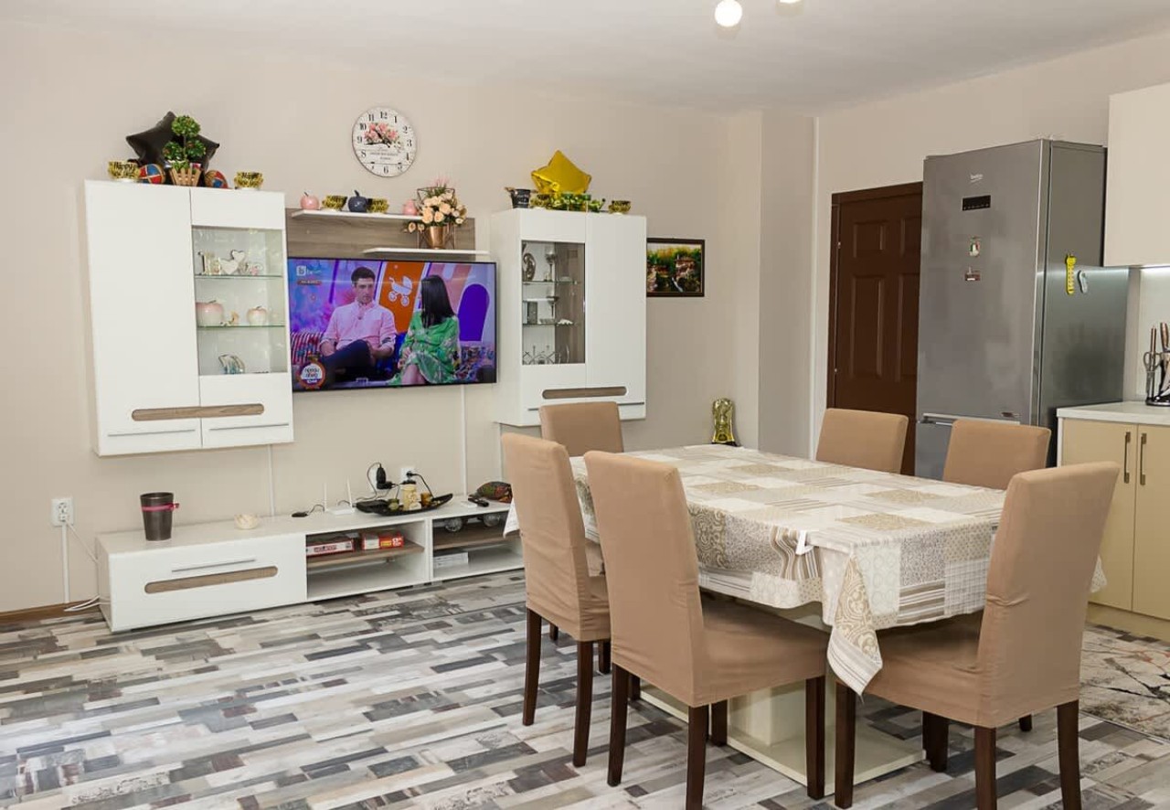 Scoutaround White Logo