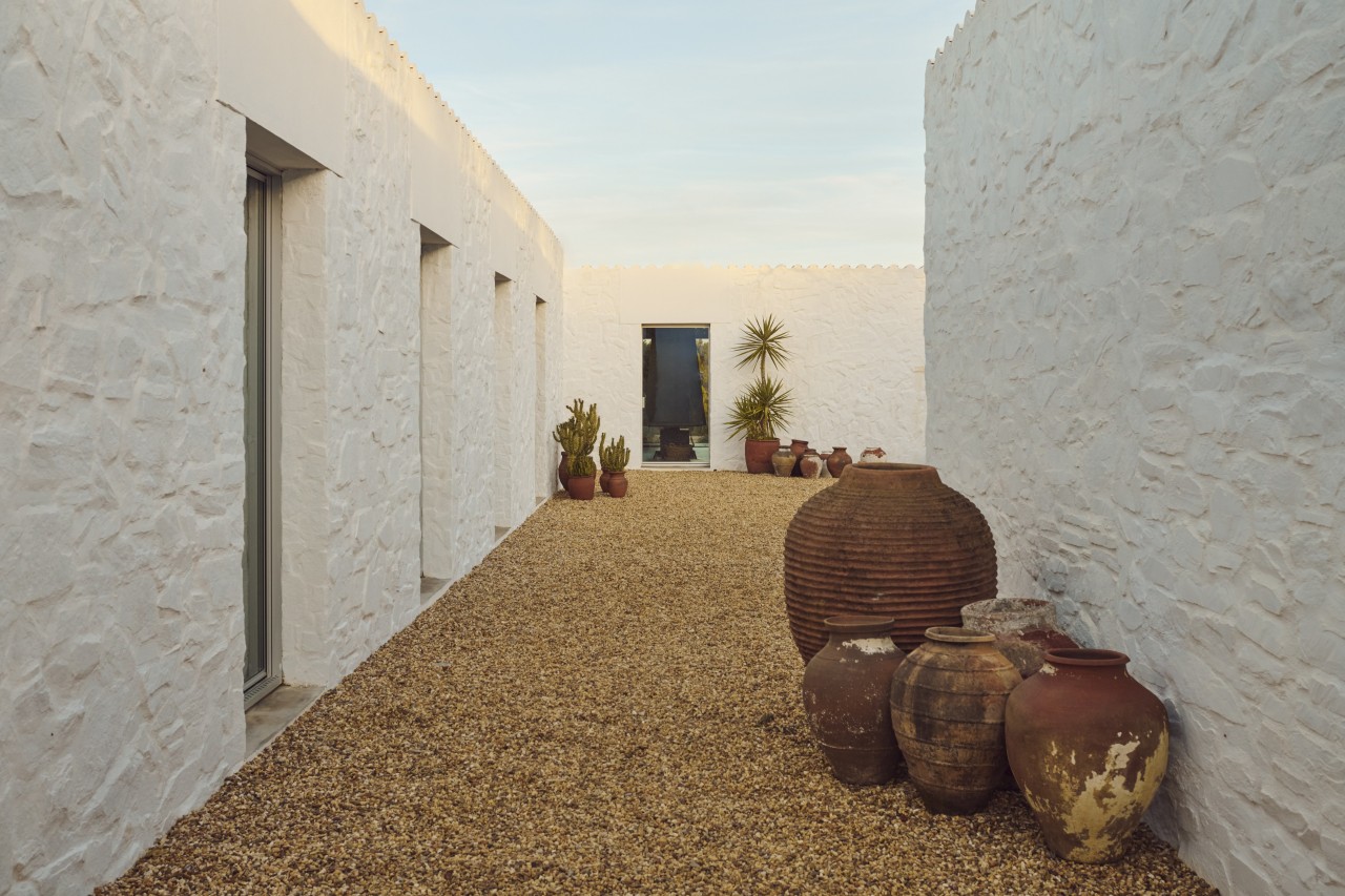 Scoutaround White Logo