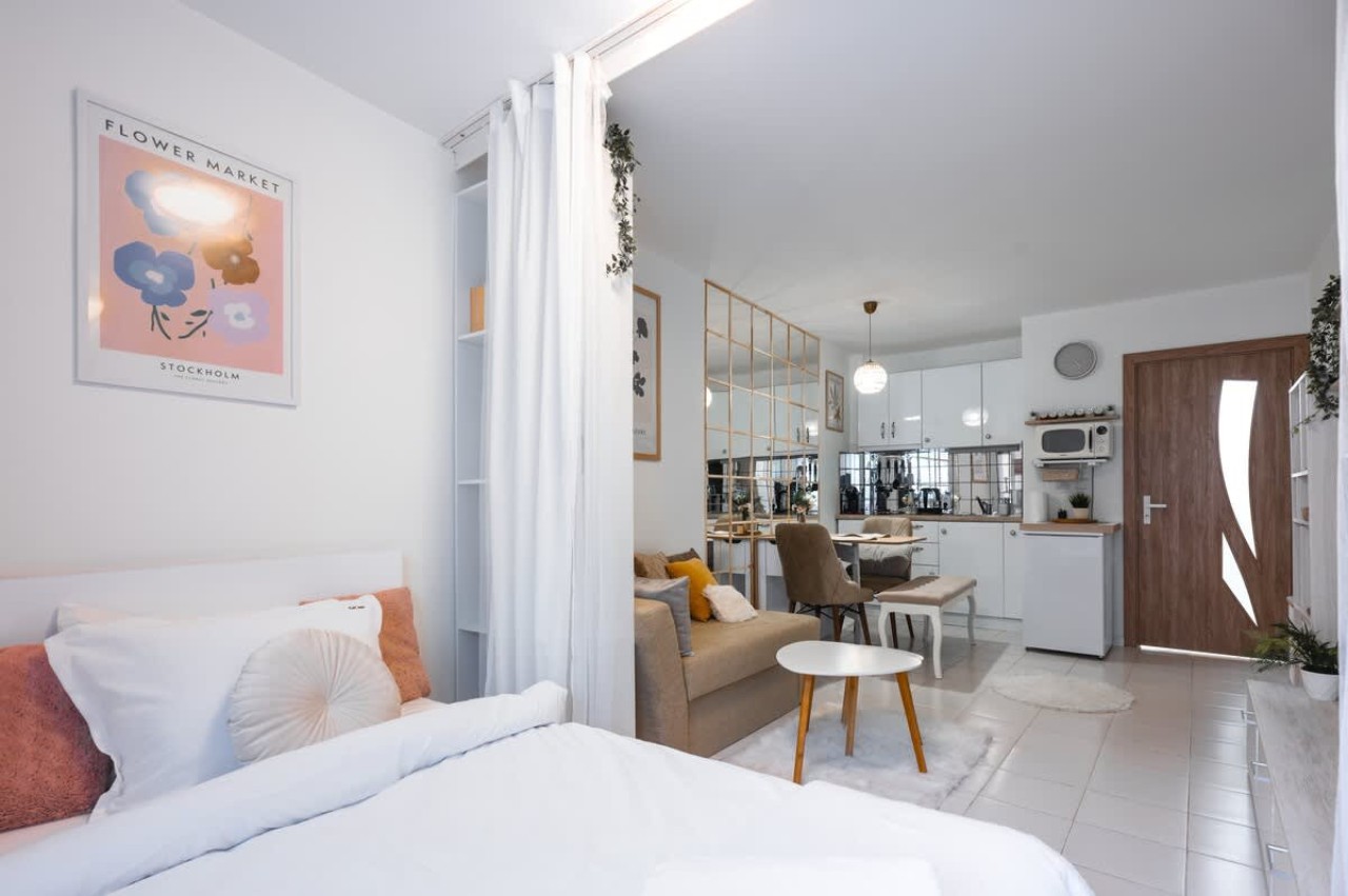 Scoutaround White Logo