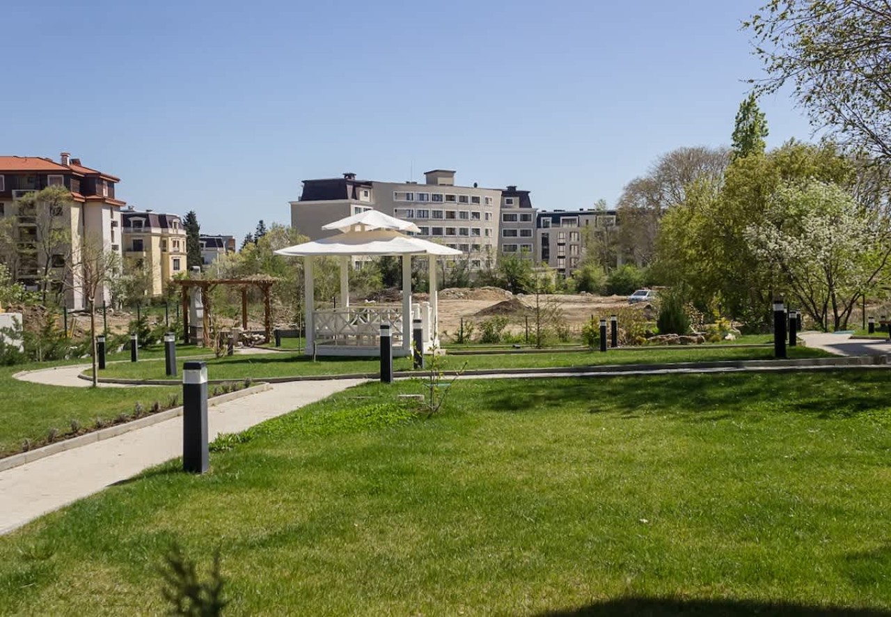 Scoutaround White Logo