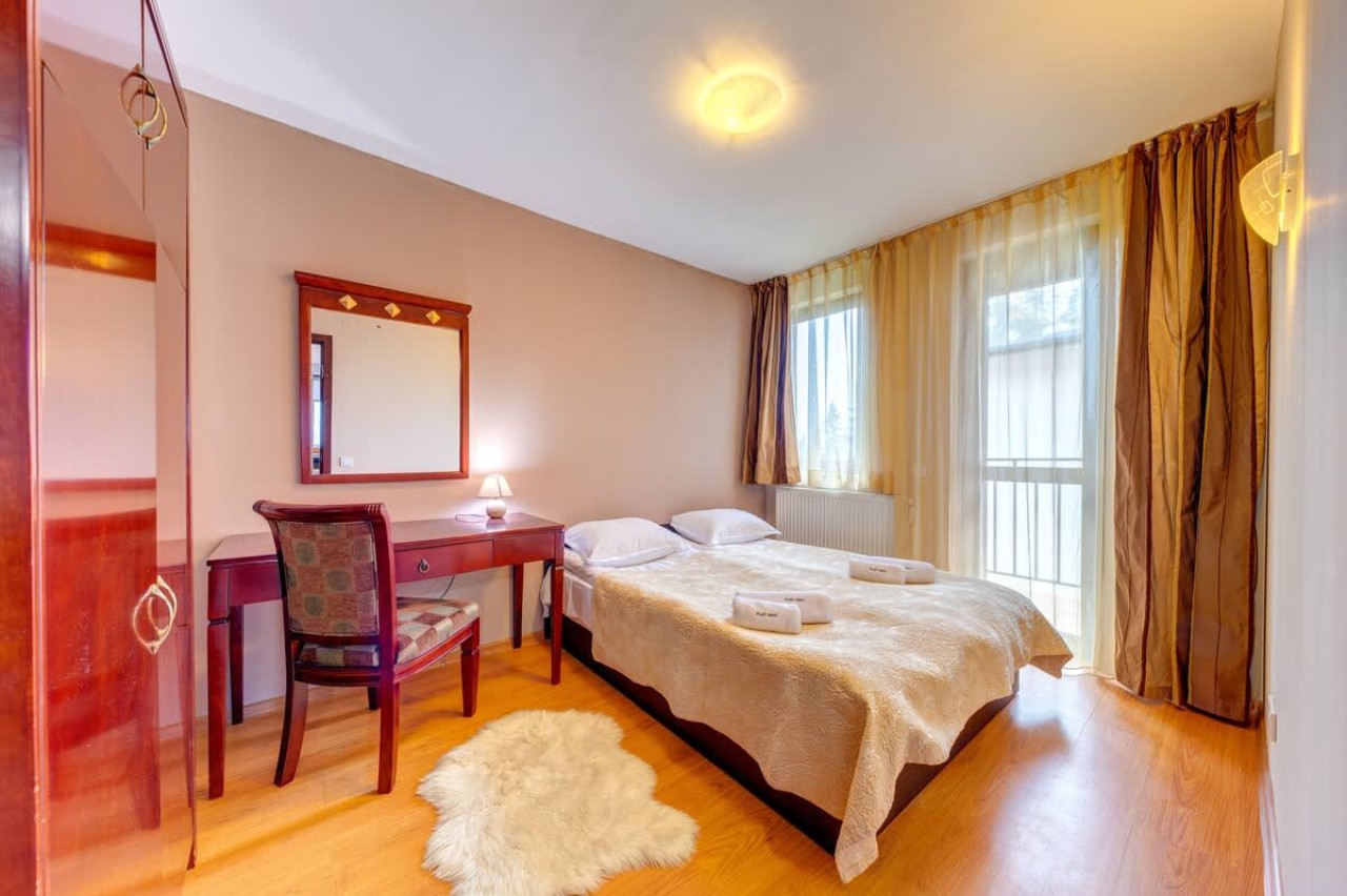 Scoutaround White Logo