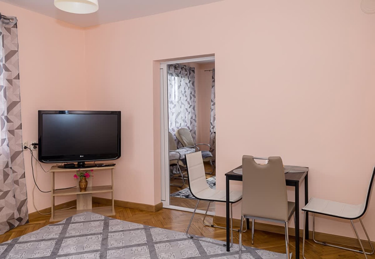 Scoutaround White Logo