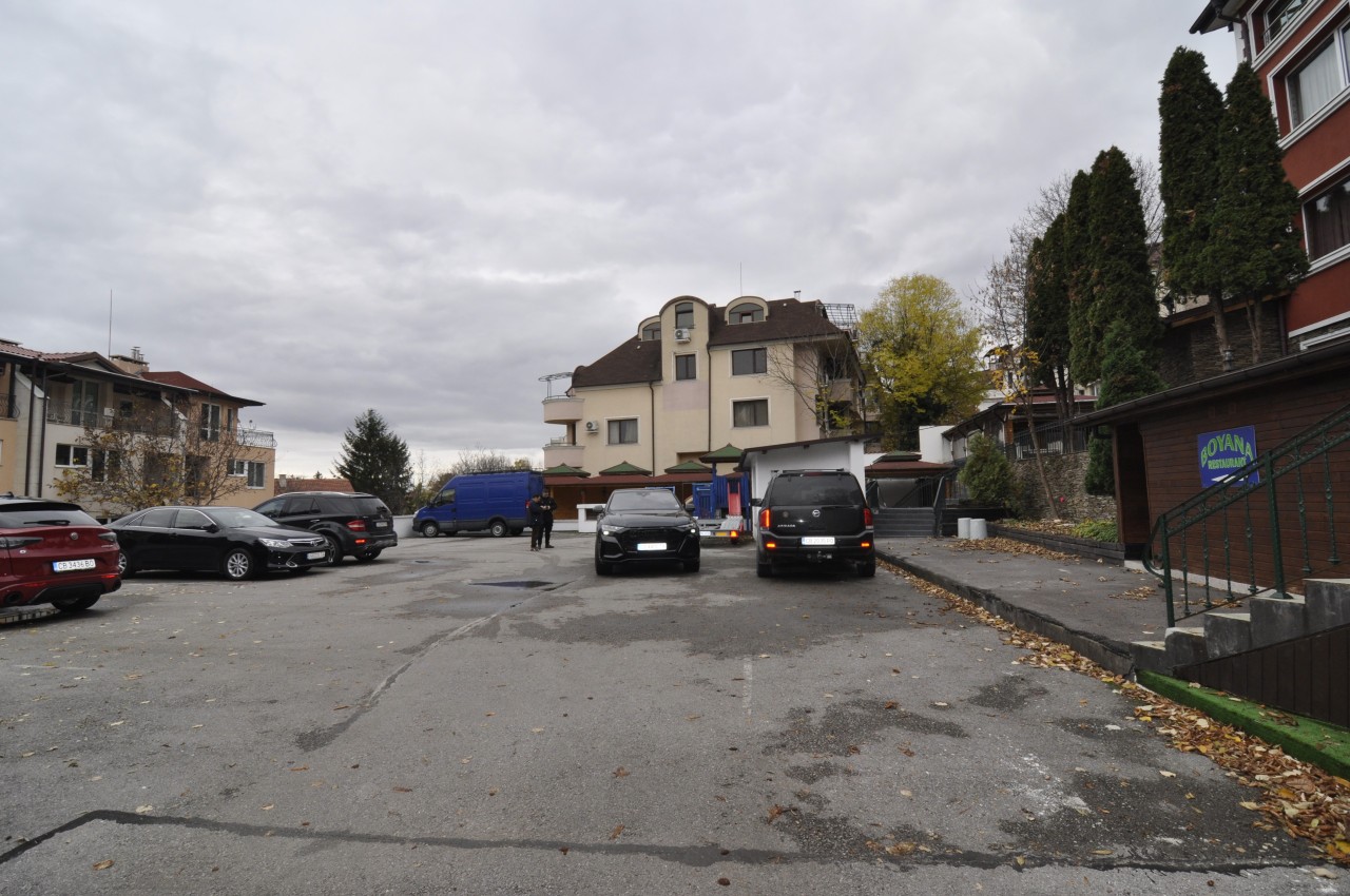 Scoutaround White Logo