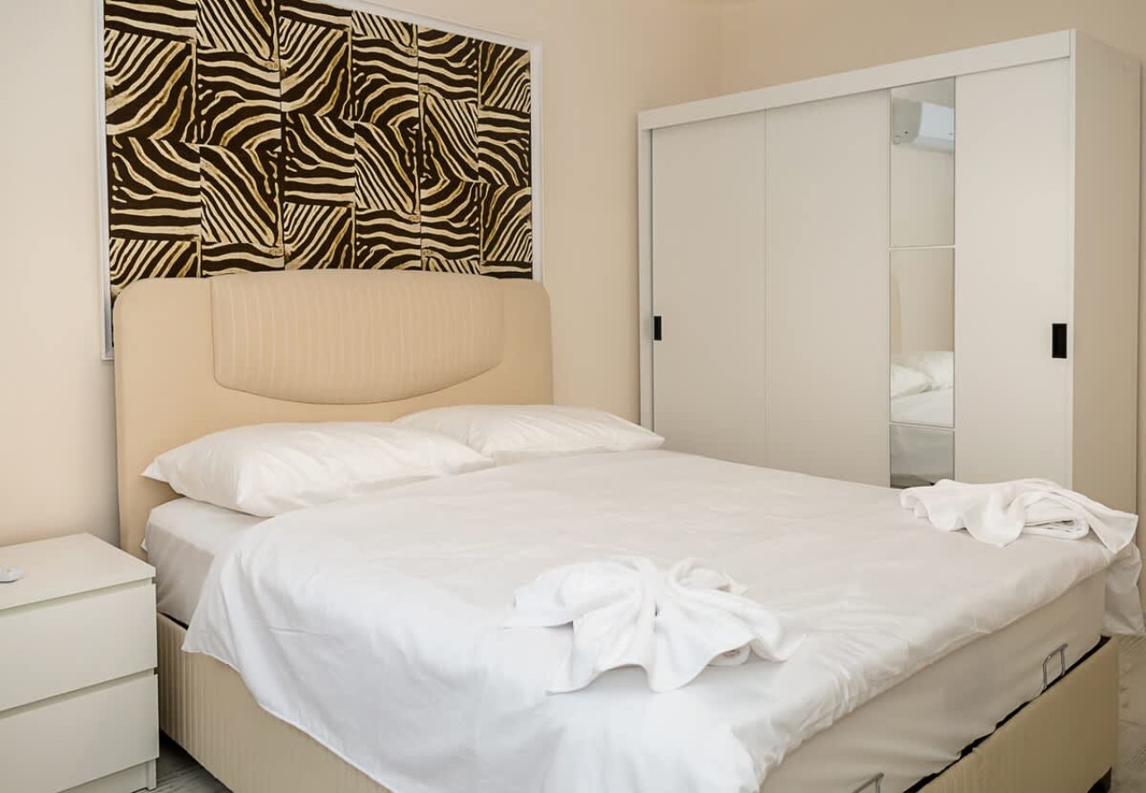 Scoutaround White Logo