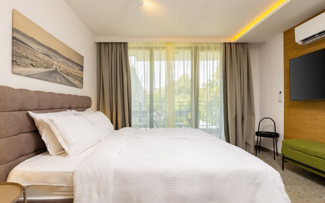 Scoutaround White Logo