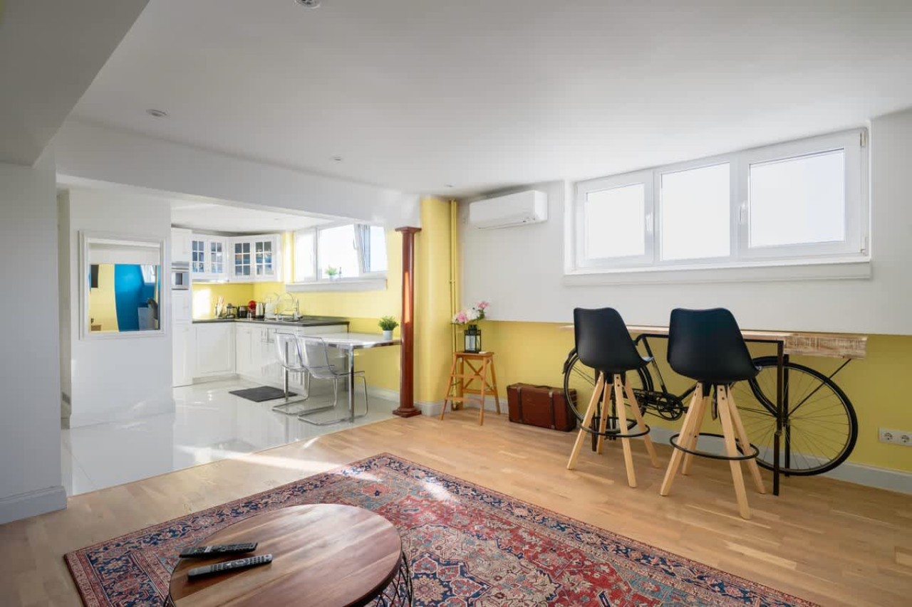 Scoutaround White Logo