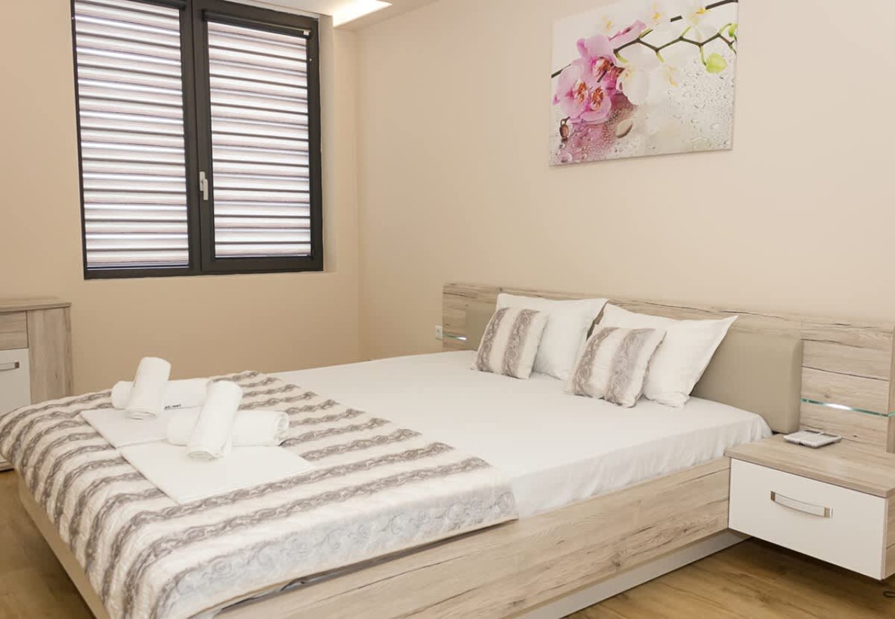 Scoutaround White Logo