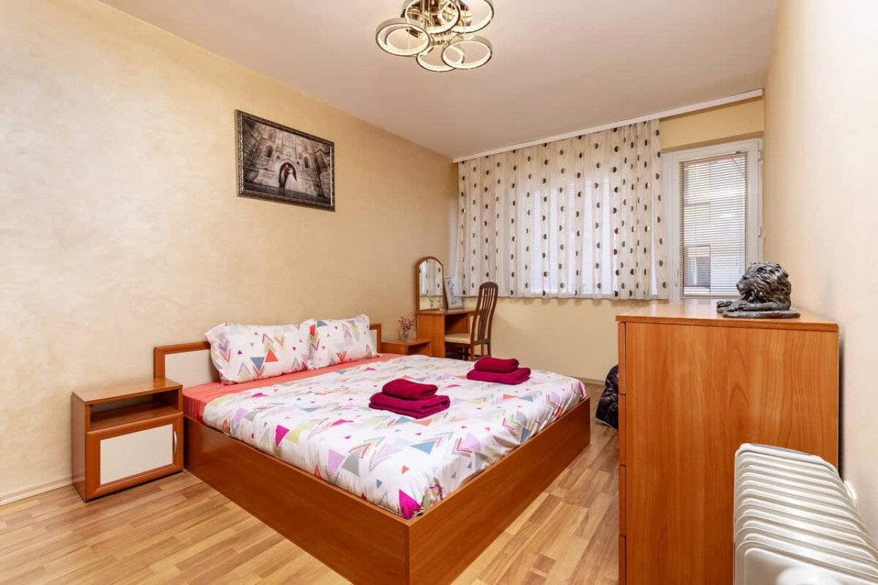 Scoutaround White Logo