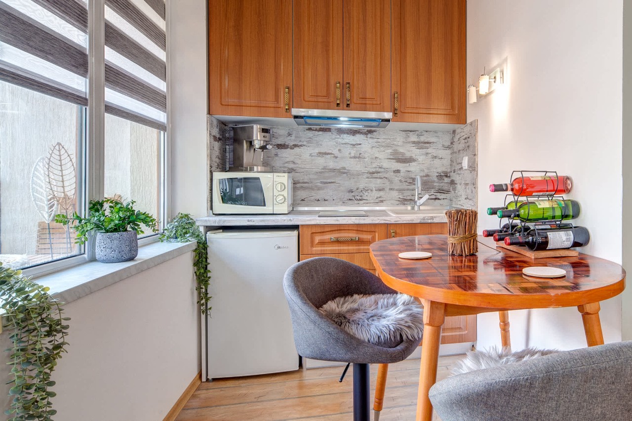 Scoutaround White Logo