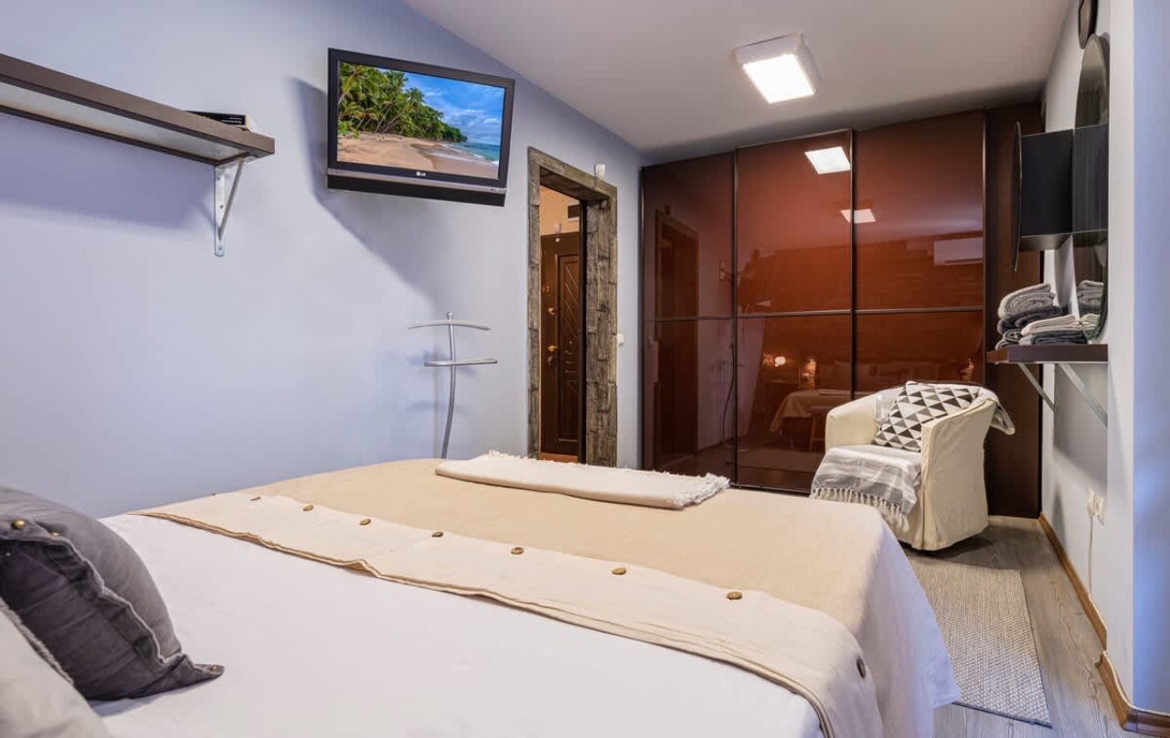 Scoutaround White Logo