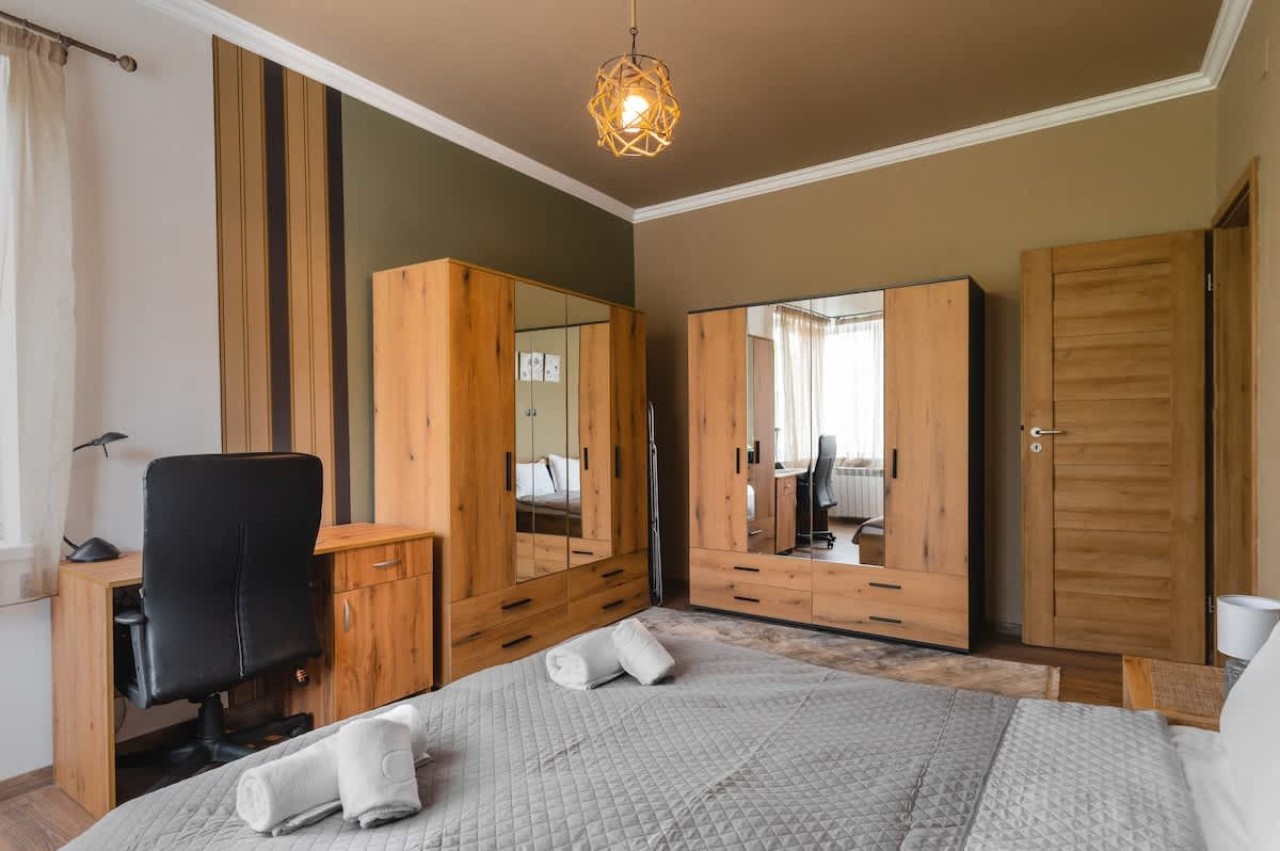 Scoutaround White Logo