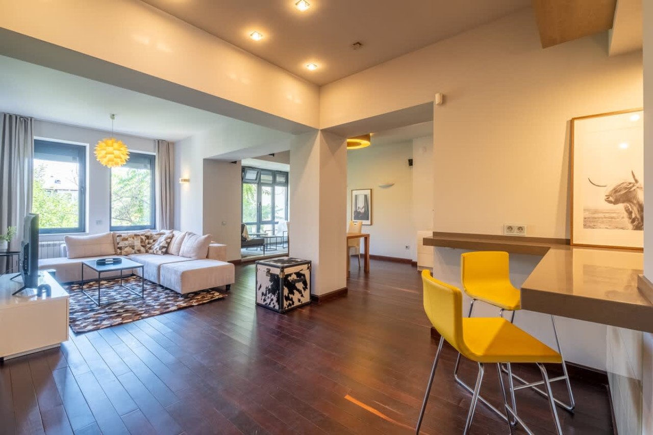 Scoutaround White Logo