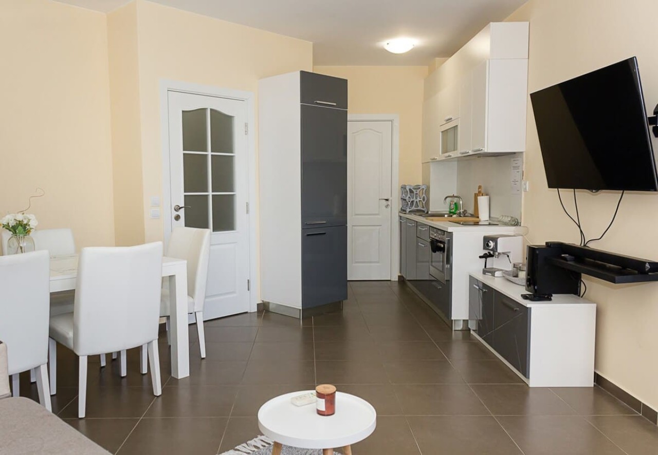 Scoutaround White Logo