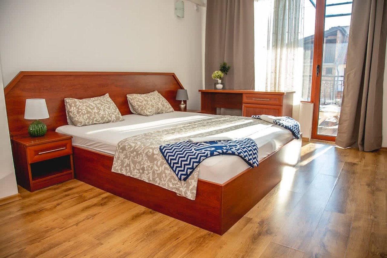 Scoutaround White Logo