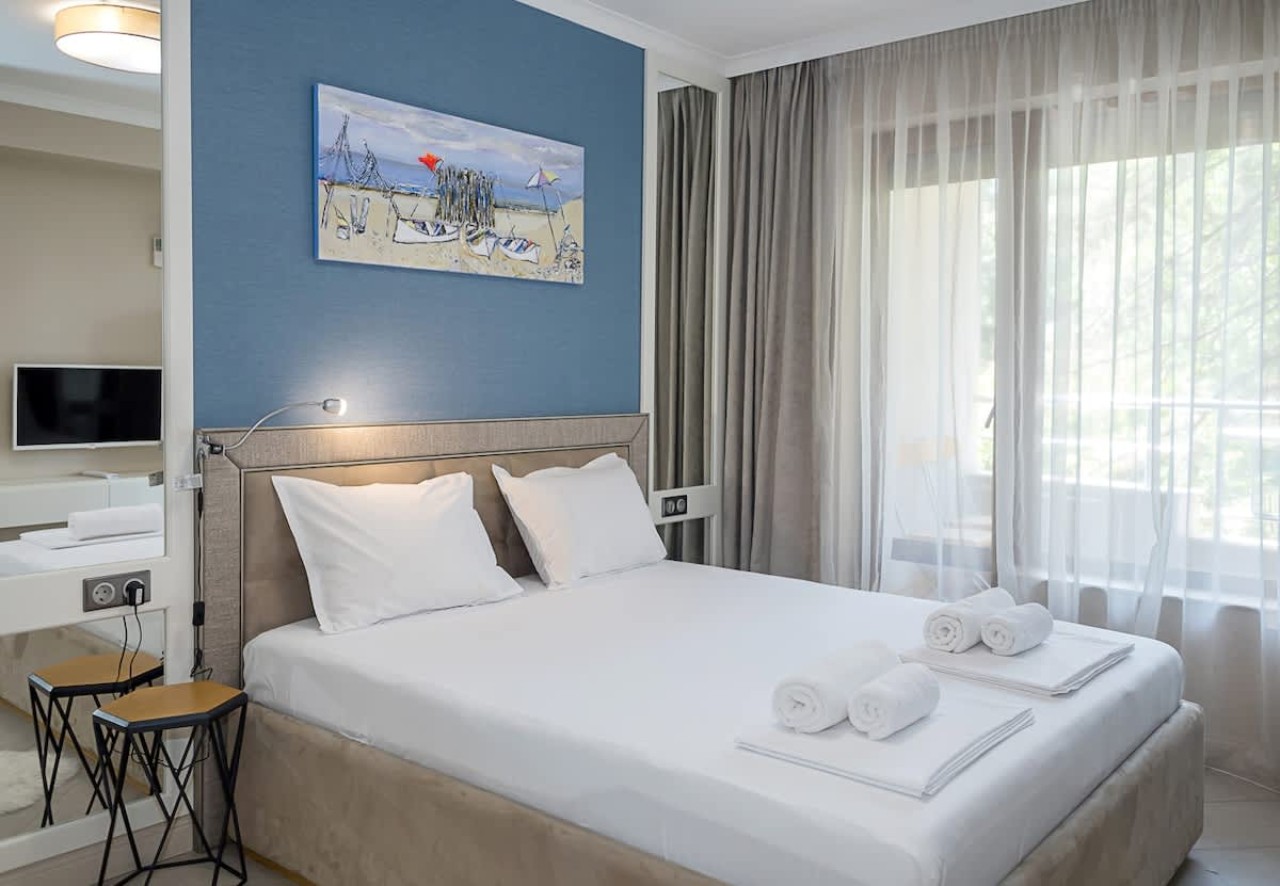 Modern 1-Bedroom Retreat in Varna’s Sea Garden - Photo 2