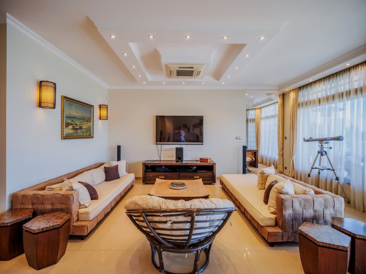 Scoutaround White Logo