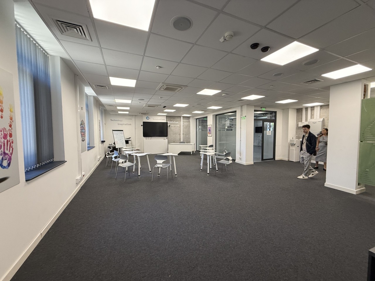 Scoutaround White Logo