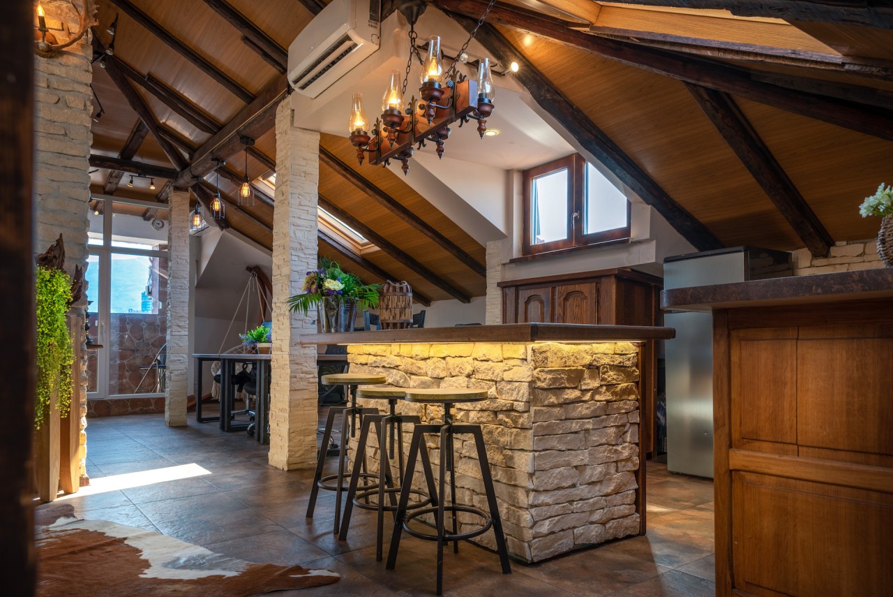 Scoutaround White Logo