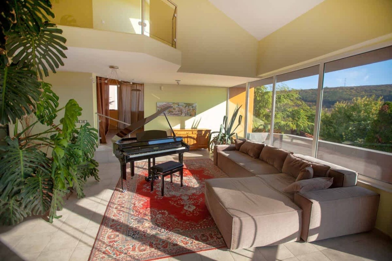 Scoutaround White Logo