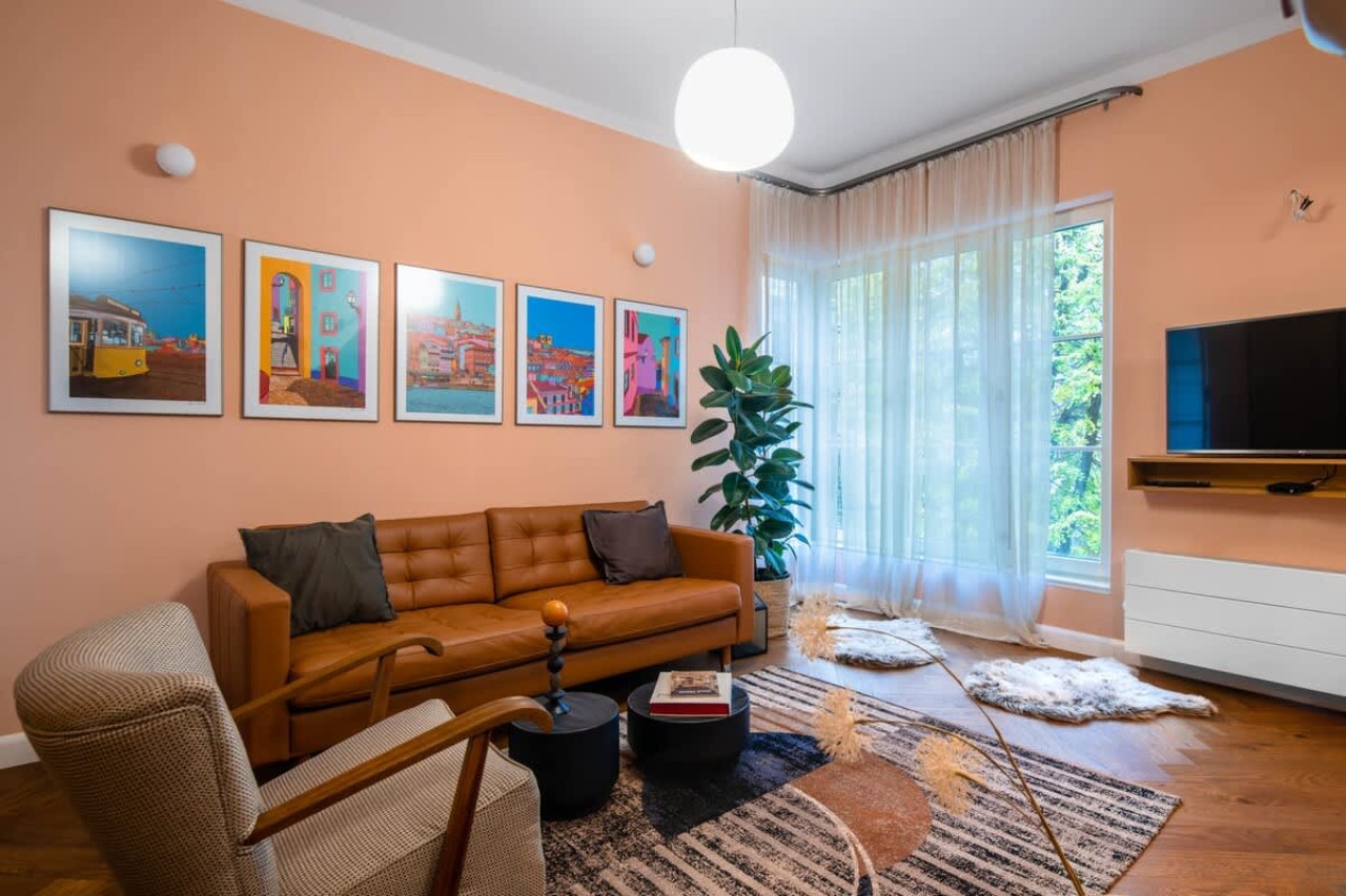 Scoutaround White Logo