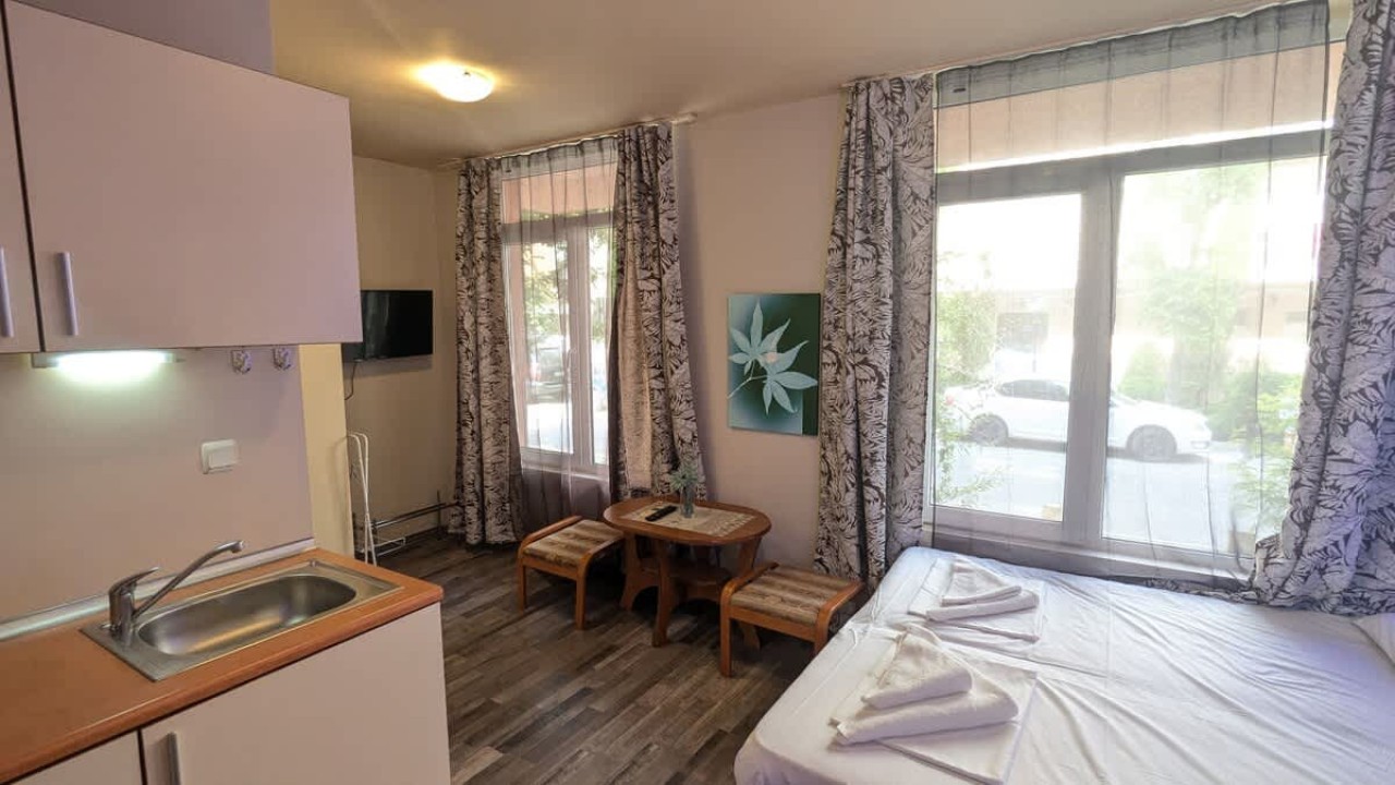 Scoutaround White Logo