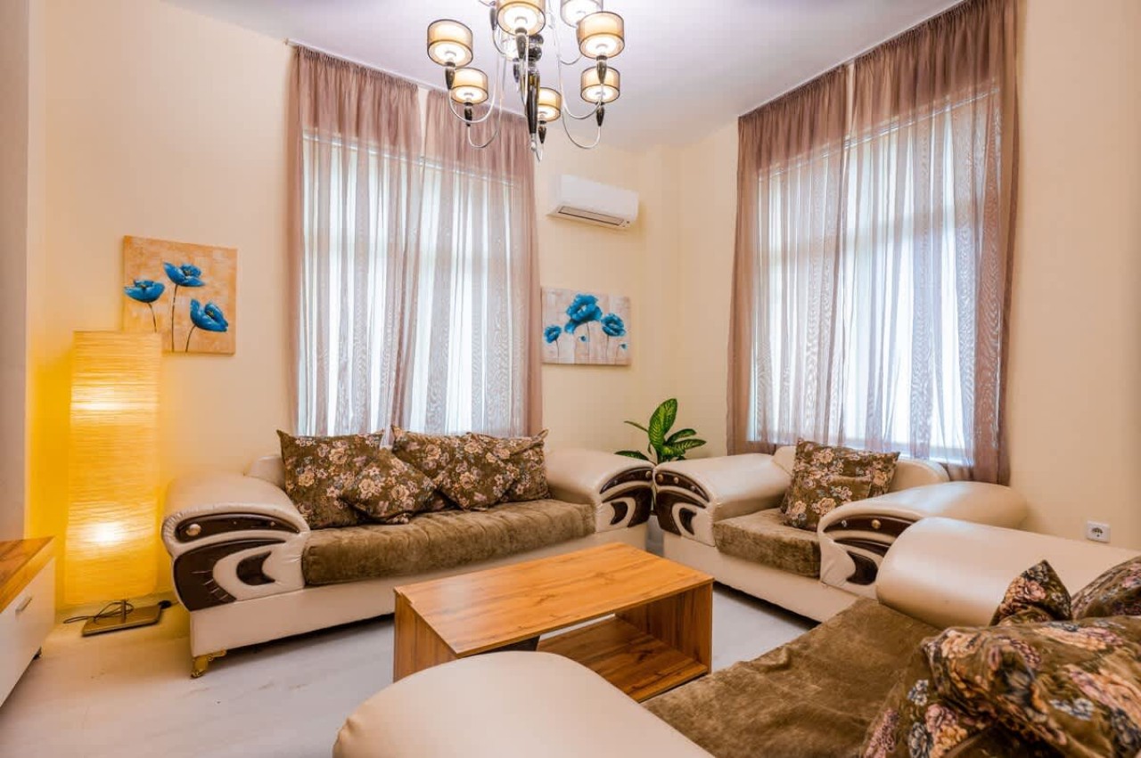 Cozy 2BD Flat + Work Space I Remote workers haven - Photo 3