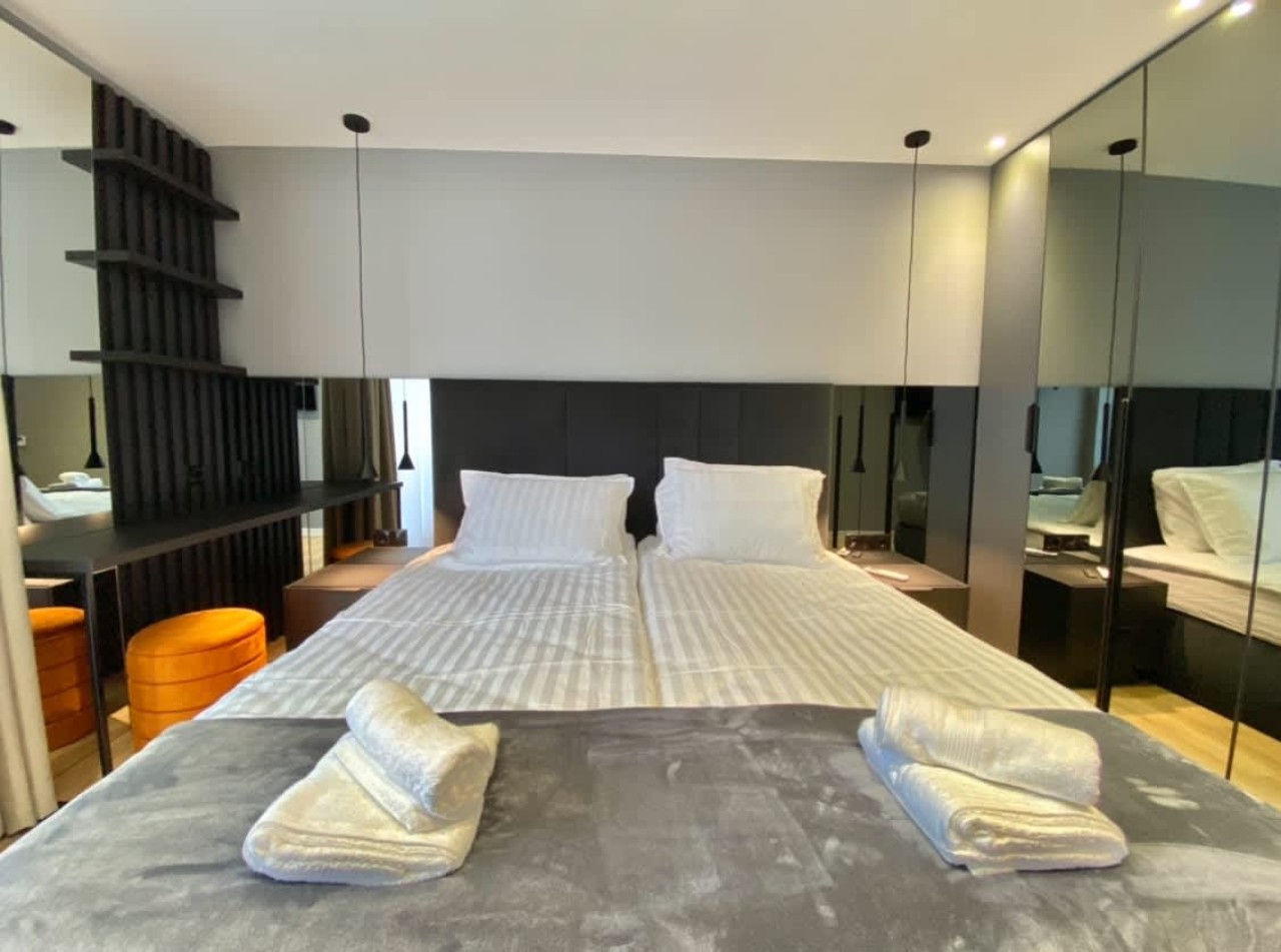 Scoutaround White Logo